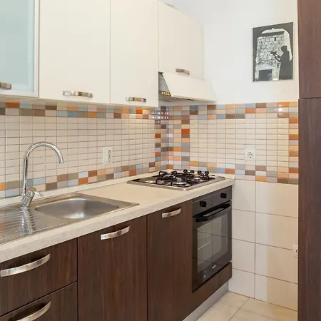 Apartments Leut 80M From The Sea Podgora Room photo