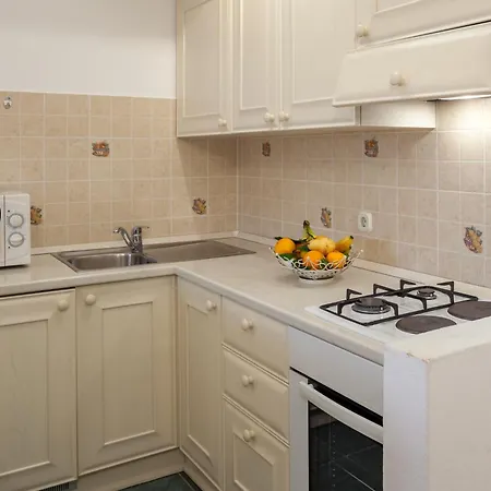 Apartments Leut 80M From The Sea Podgora Room photo