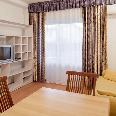 Apartments Leut 80M From The Sea Podgora Room photo
