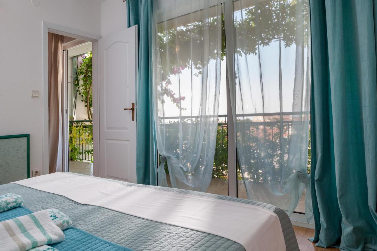 Leut 80m From The Sea Apartment Podgora