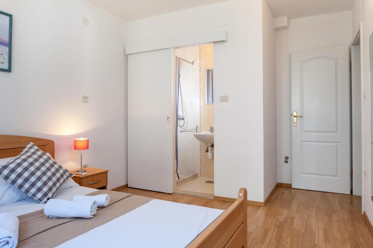 Leut 80m From The Sea Podgora