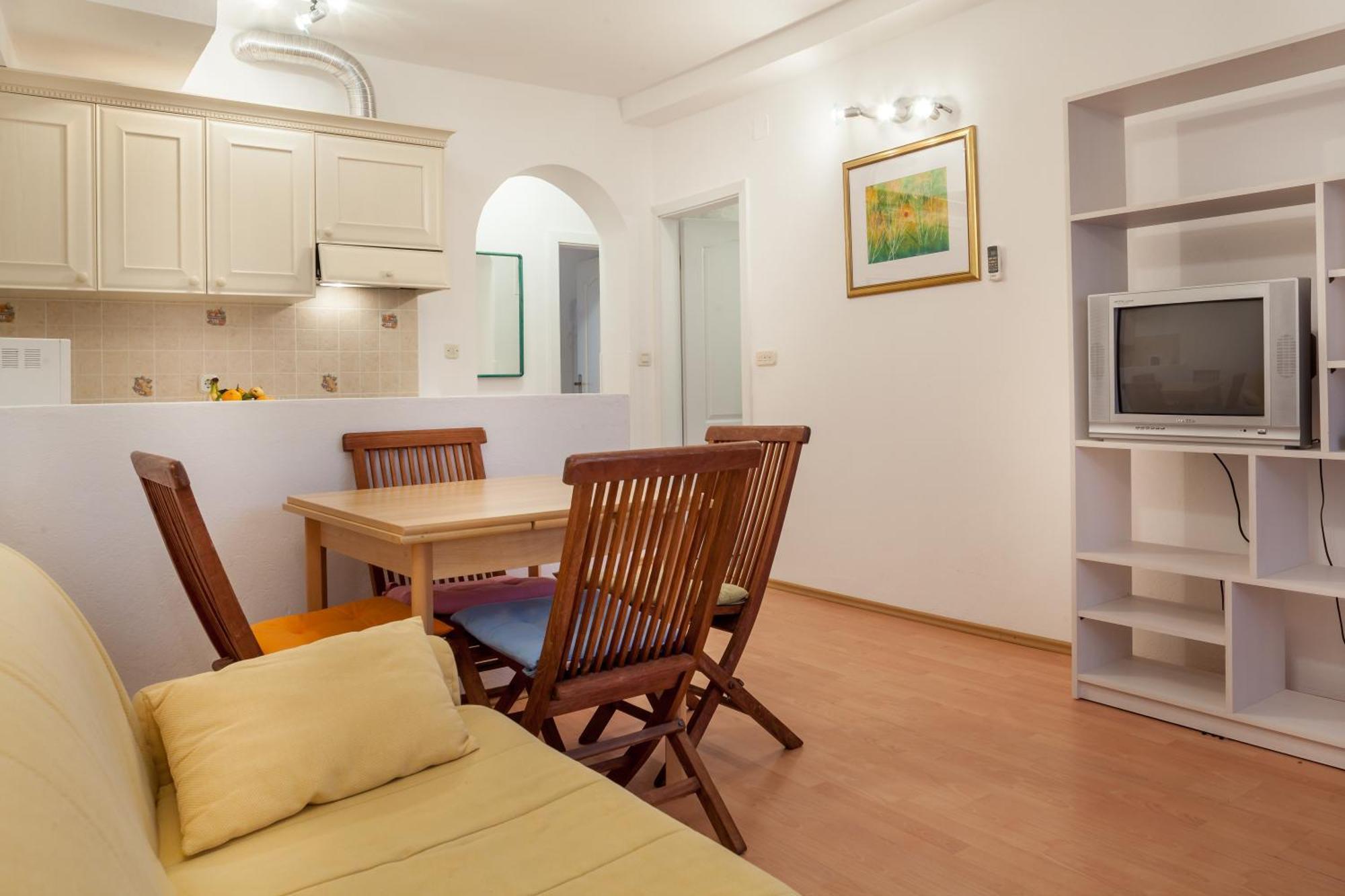 Leut 80m From The Sea Apartamento *