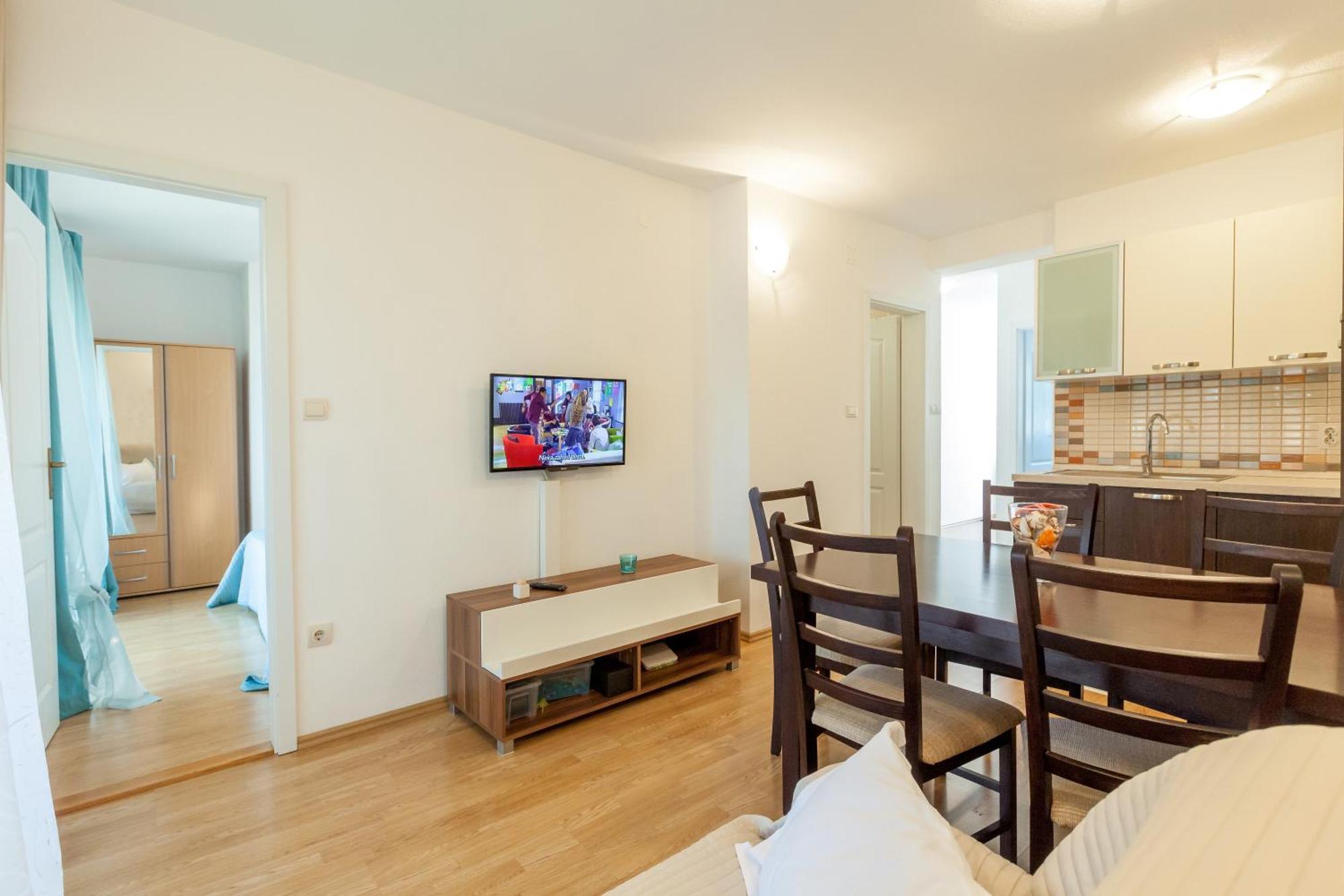 Leut 80m From The Sea Podgora