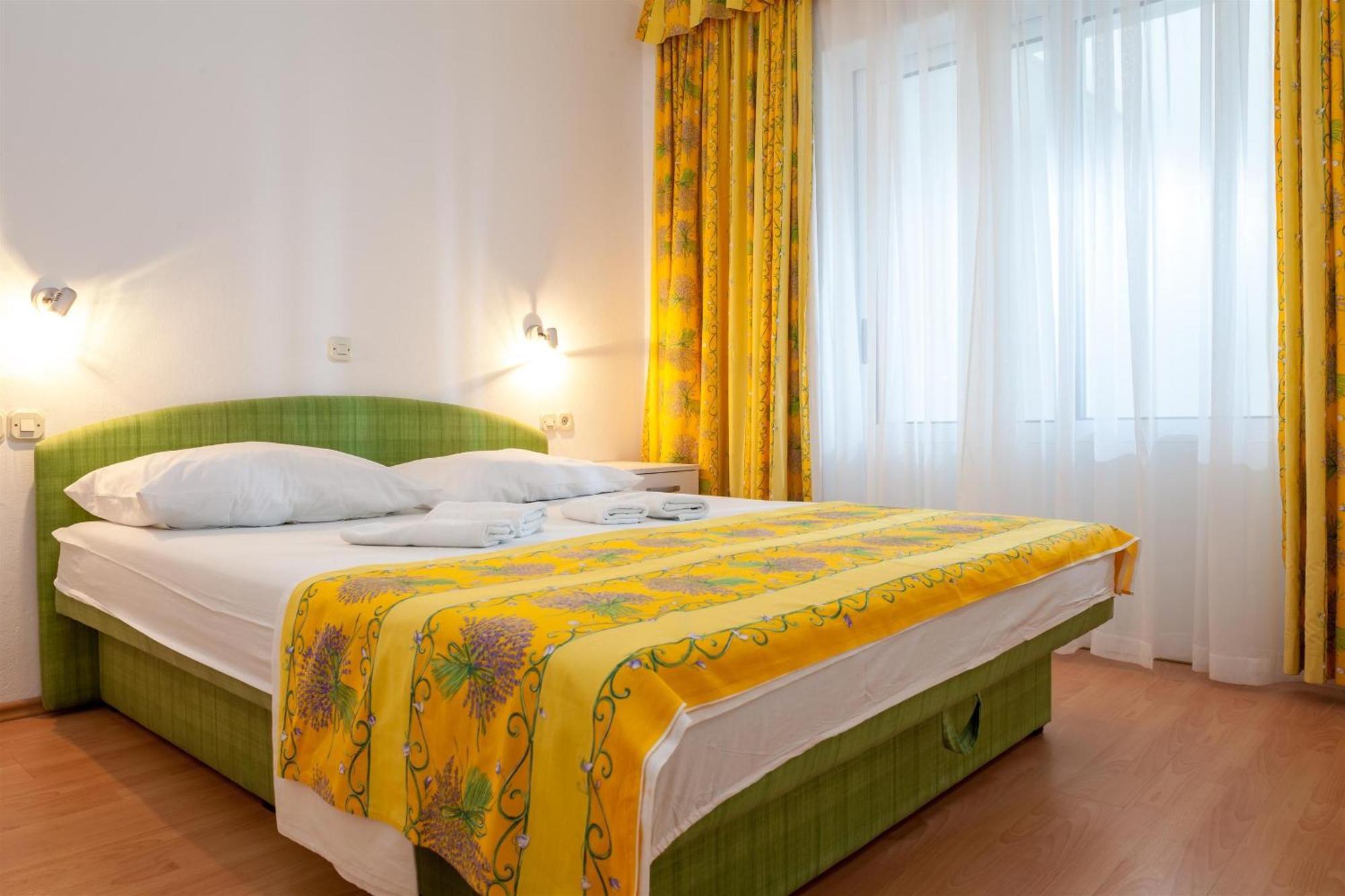 Apartment Leut 80m From The Sea
